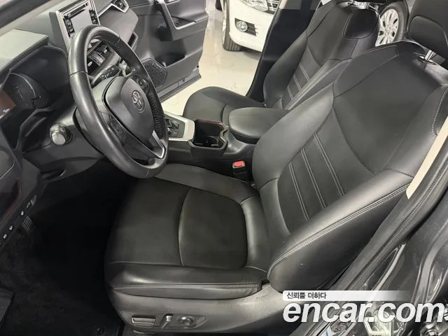 Toyota RAV4 — Фото автомобиля 13