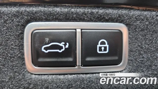 Hyundai Grandeur Grandeur (GN7) 2.5 Бензин 2WD — Фото автомобиля 20