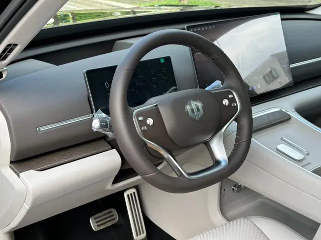 Leapmotor D Series — Фото автомобиля 11