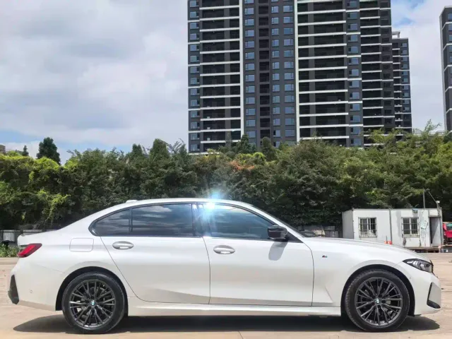 BMW 3 Series — Фото автомобиля 10