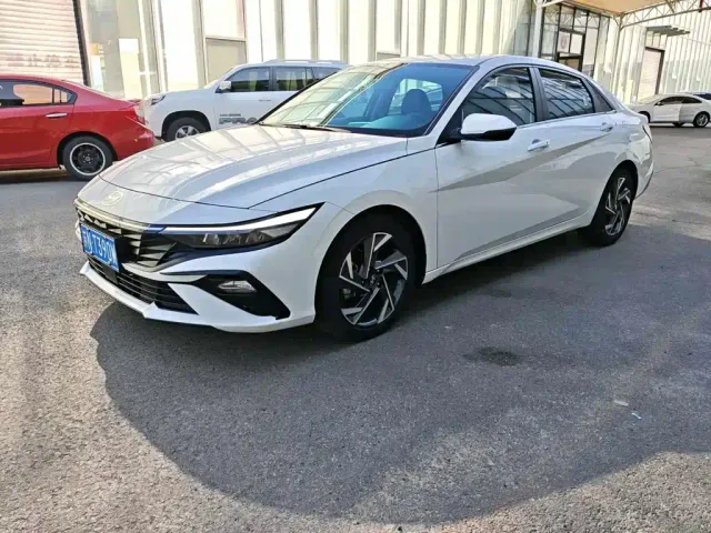 Фотография автомобиля — Hyundai Elantra