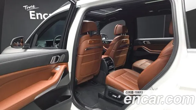 BMW X7 — Фото автомобиля 19