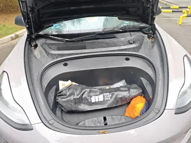 Tesla Model 3 — Фото автомобиля 10