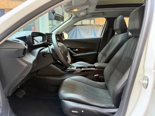 Peugeot 2008 — Фото автомобиля 9
