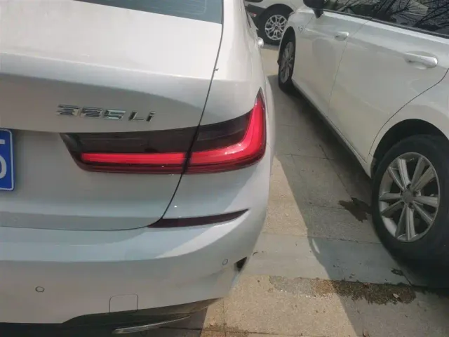 BMW 3 Series — Фото автомобиля 7