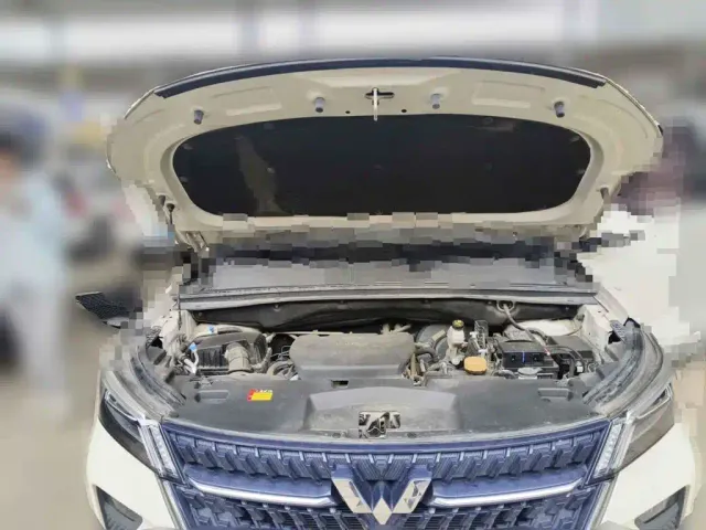 Wuling Asta — Фото автомобиля 3