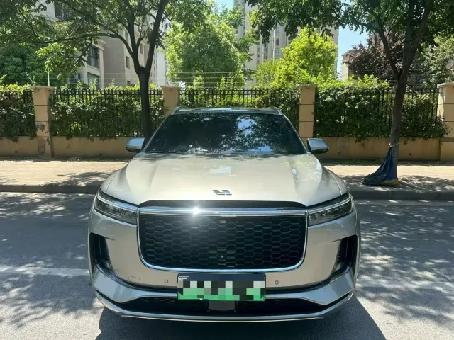 Li Auto ONE — Фото автомобиля 2