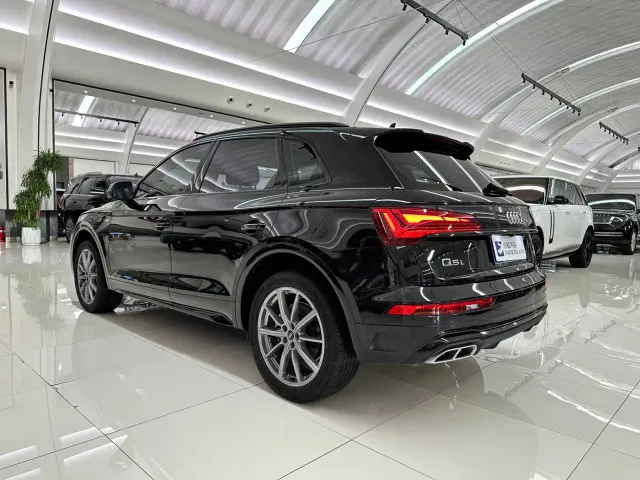 Audi Q5L — Фото автомобиля 4