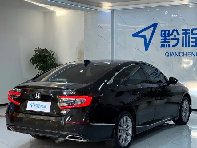 Honda Accord — Фото автомобиля 9