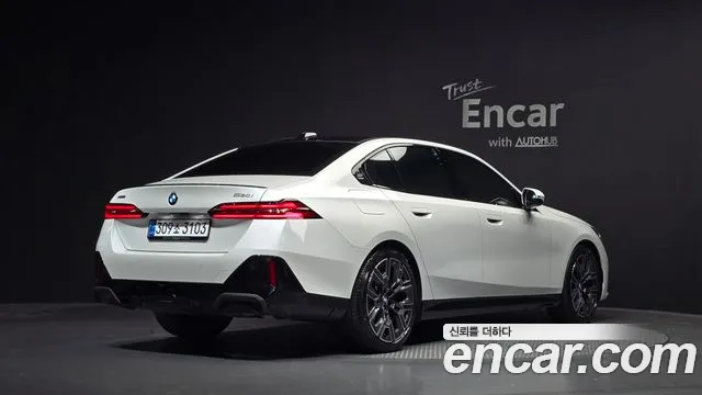 BMW 5-Series 5 серия (G60) 530i xDrive M Sport Pro Special Edition — Фото автомобиля 2