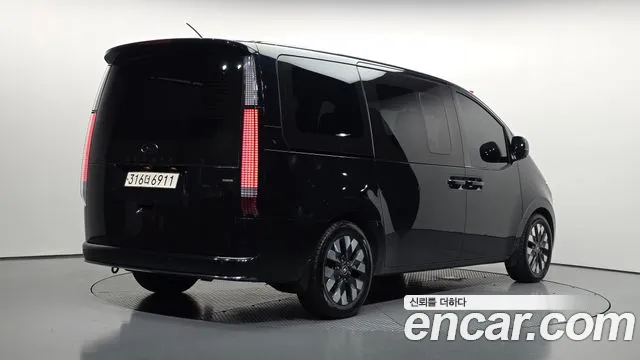 Hyundai Staria Staria 4WD Lounge 9 мест — Фото автомобиля 2