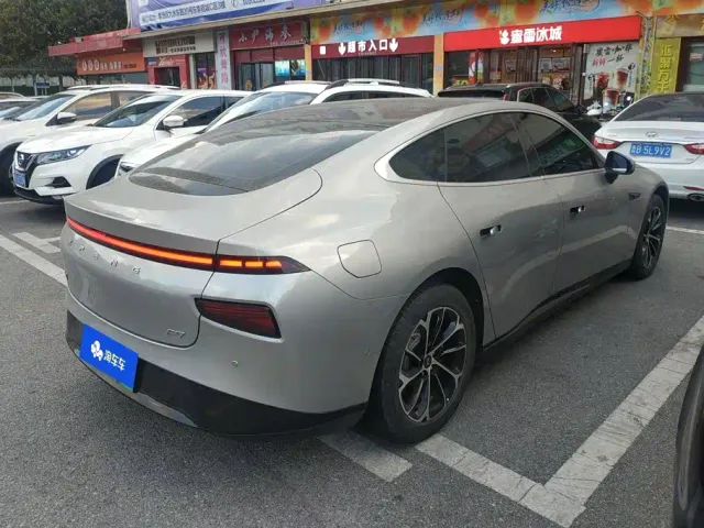 Xpeng P7 — Фото автомобиля 3