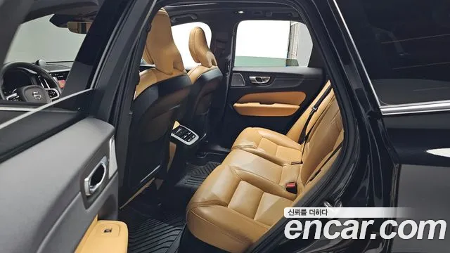 Volvo XC60 2nd Gen — Фото автомобиля 17