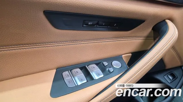 BMW 5-Series — Фото автомобиля 22