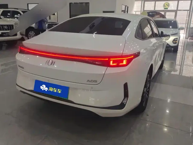 Changan Qiyuan A05 — Фото автомобиля 3