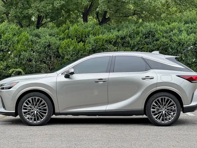 Lexus RX — Фото автомобиля 4