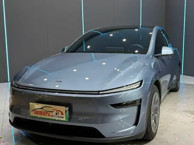 Фотография автомобиля — Tesla Model Y L