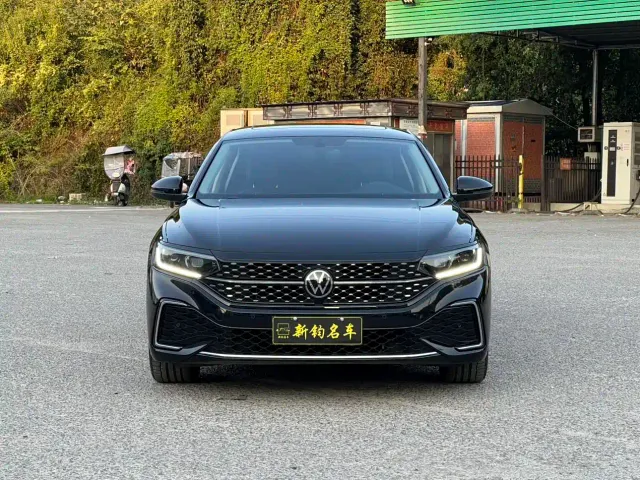 Volkswagen Passat — Фото автомобиля 2