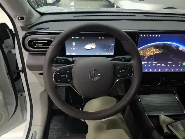 Leapmotor C11 — Фото автомобиля 10