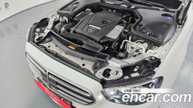 Mercedes-Benz E-Class — Фото автомобиля 6