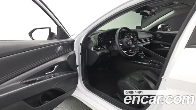 Hyundai Avante CN7 — Фото автомобиля 15
