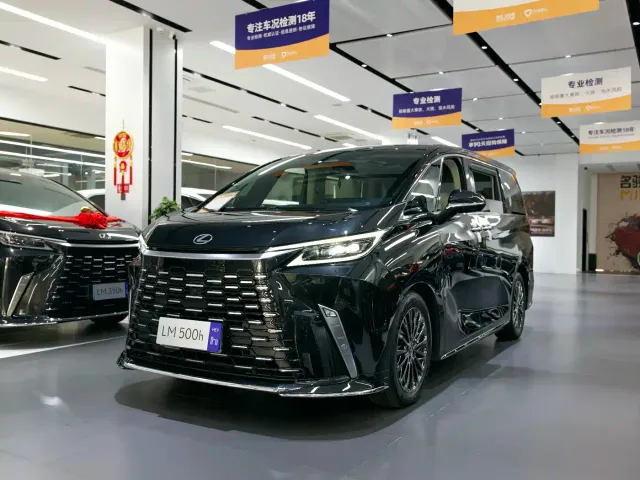 Lexus LM — Фото автомобиля 2