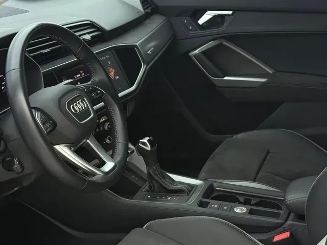 Audi Q3 — Фото автомобиля 9