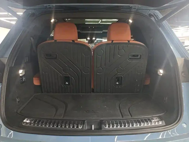 Li Auto L8 — Фото автомобиля 18