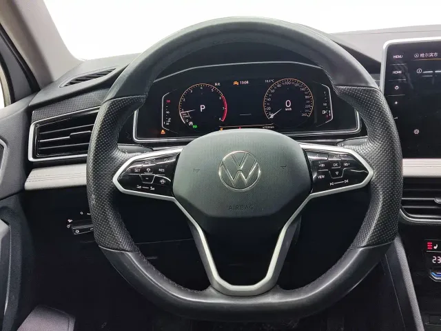 Volkswagen Tiguan L — Фото автомобиля 11