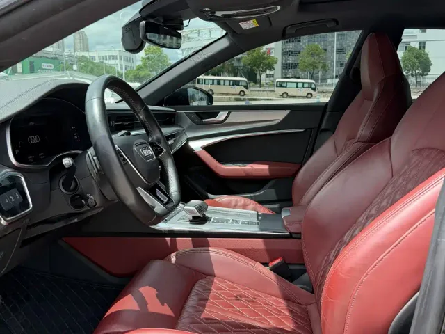 Audi A7L — Фото автомобиля 4