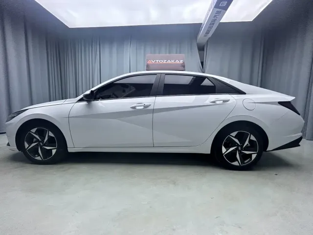 Hyundai Elantra — Фото автомобиля 4