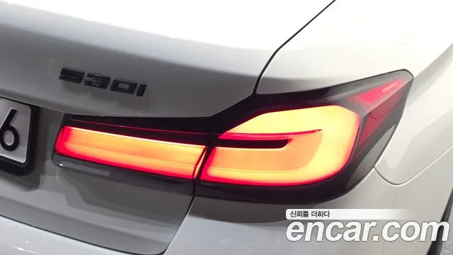 BMW 5 Series — Фото автомобиля 8