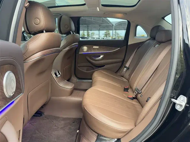 Mercedes-Benz E-Class — Фото автомобиля 11