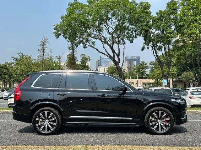 Volvo XC90 — Фото автомобиля 15