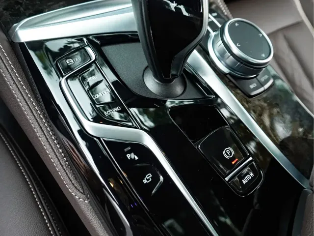BMW 5 Series — Фото автомобиля 15