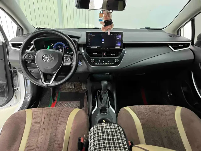 Toyota Corolla — Фото автомобиля 10