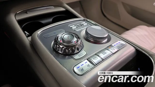 Genesis G90 — Фото автомобиля 9