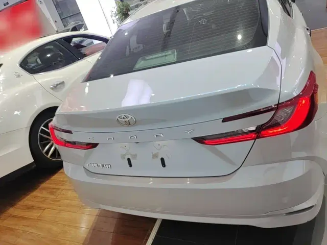 Toyota Camry — Фото автомобиля 5