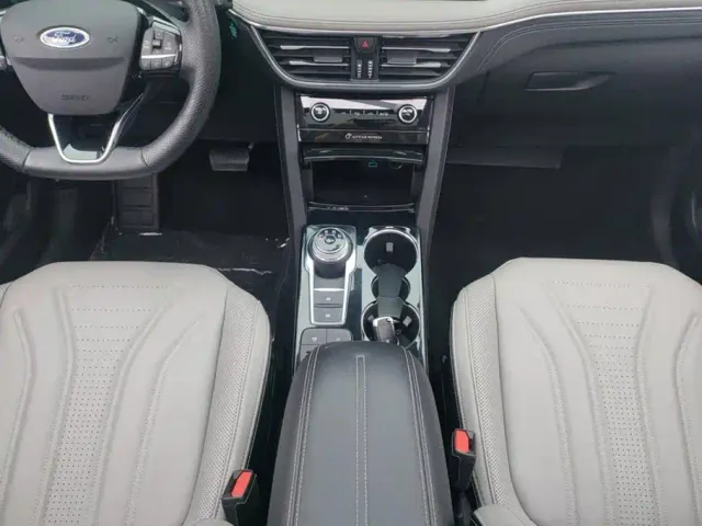 Ford Escape — Фото автомобиля 16