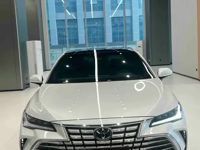 Toyota Avalon — Фото автомобиля 3