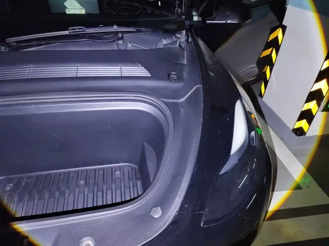Tesla Model Y — Фото автомобиля 20