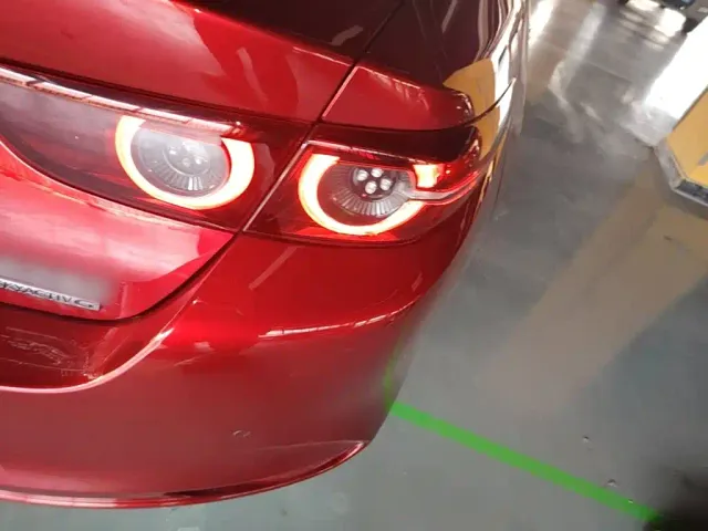 Mazda Axela — Фото автомобиля 7