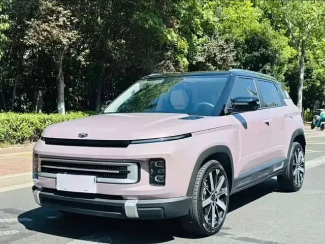 Geely ICON — Фото автомобиля 12