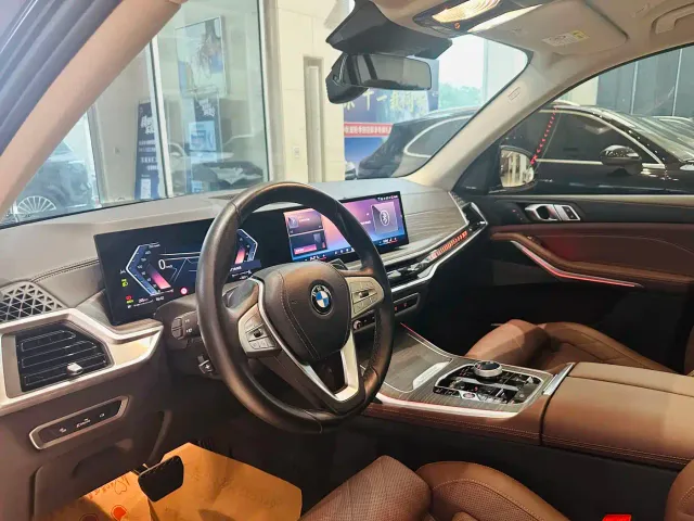 BMW X7 — Фото автомобиля 4