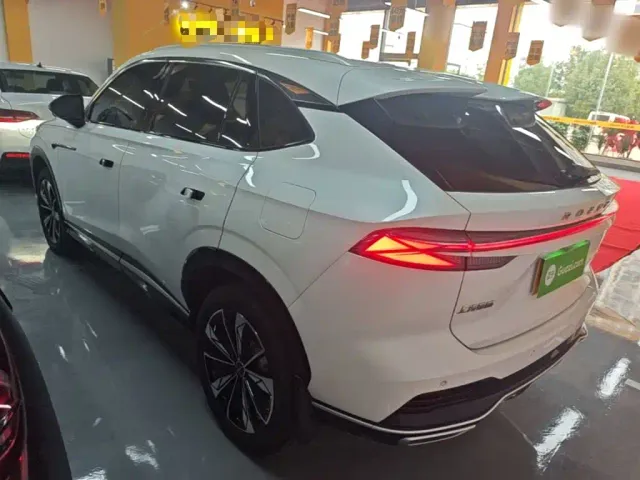 Roewe RX5 — Фото автомобиля 4