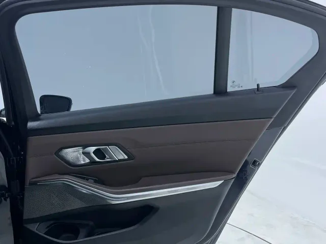BMW 3 Series — Фото автомобиля 30