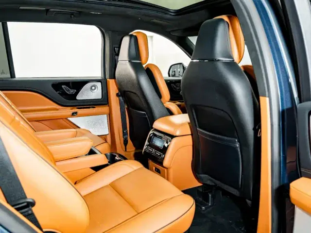 Lincoln Aviator — Фото автомобиля 22