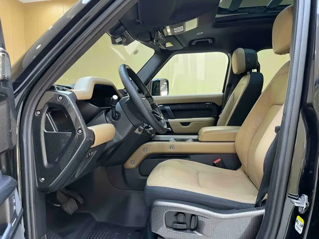 Land Rover Defender — Фото автомобиля 4