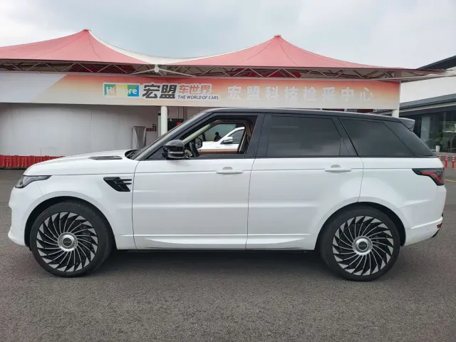 Land Rover Range Rover Sport — Фото автомобиля 10