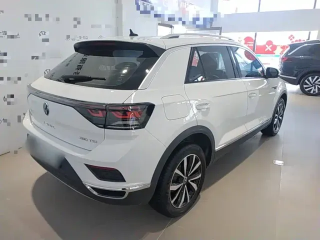 Volkswagen T-Roc — Фото автомобиля 6